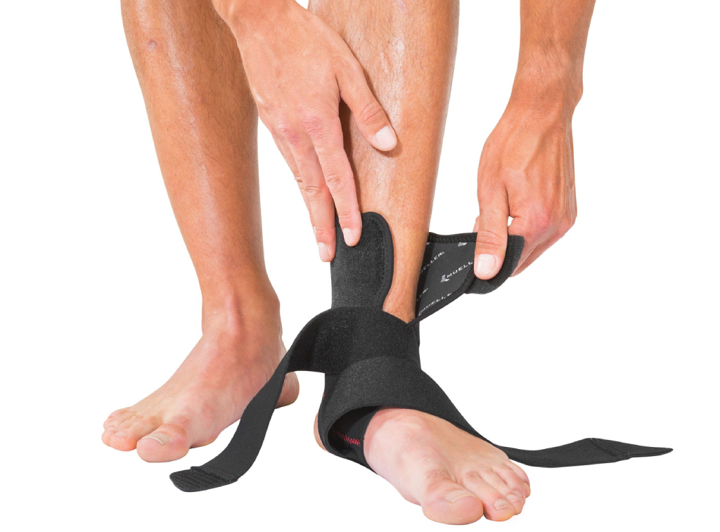 Mueller-Adjustable-Ankle-Support- bandaz-na-kotnik